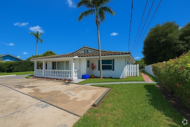 Building Photo - 646 SW 20th Ct Unit C Rental