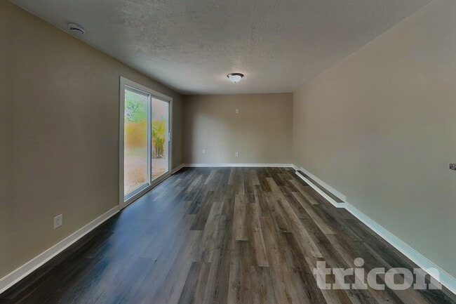 Photo - 7330 Cass Cir