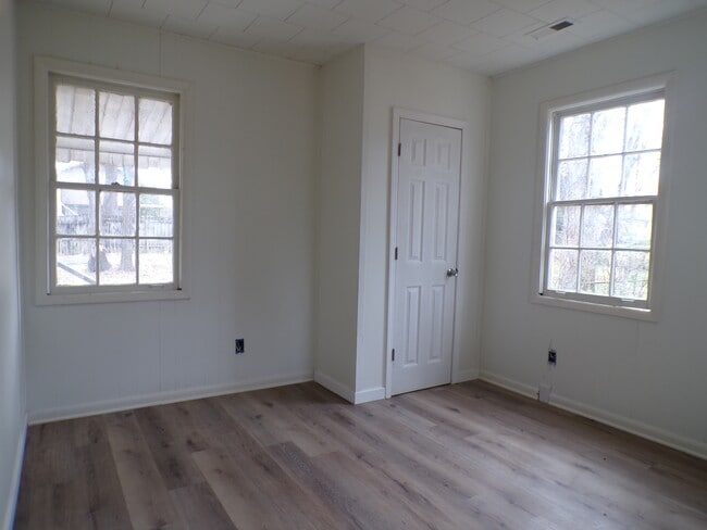 Photo - 237 20th St SW