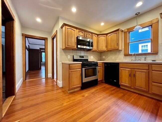 Photo - 32-34-34 Crescent Hill Ave Unidad 32