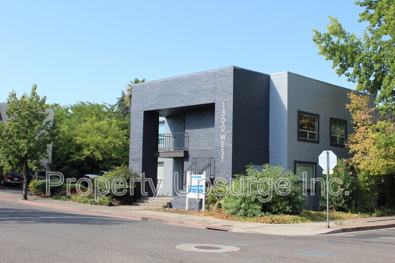 Photo - 1300 West St