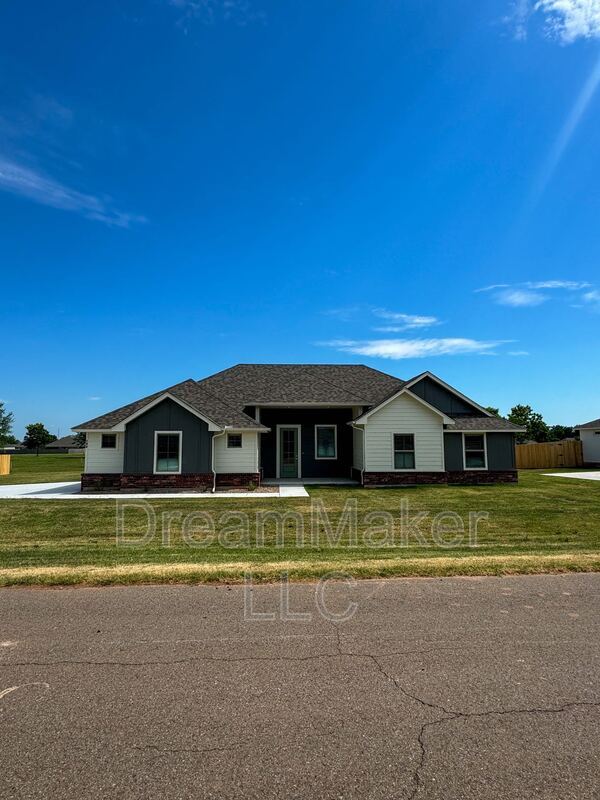 Building Photo - 790 Flowers Dr Rental