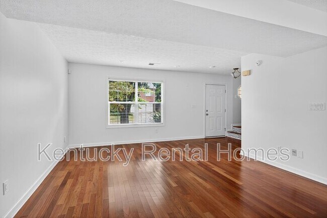 Photo - 1104 Rolfe Ln