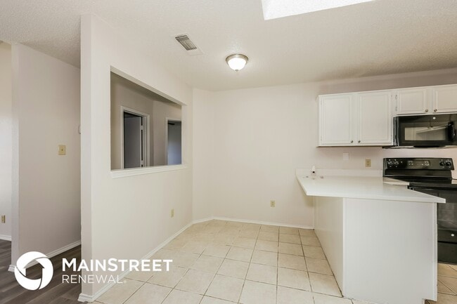 Photo - 10909 Hornby St