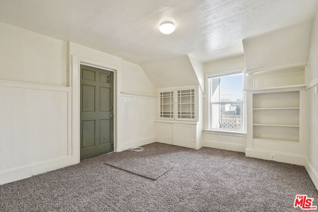 Photo - 351 Temple Ave Unidad A