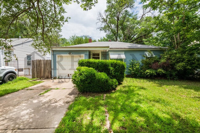 Photo - 636 S Clifton Ave House
