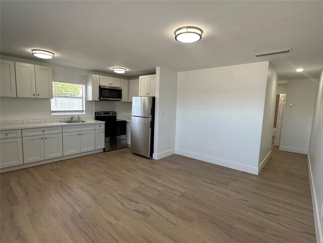 Photo - 5841 SW 36th Ct Apartment Unit 201
