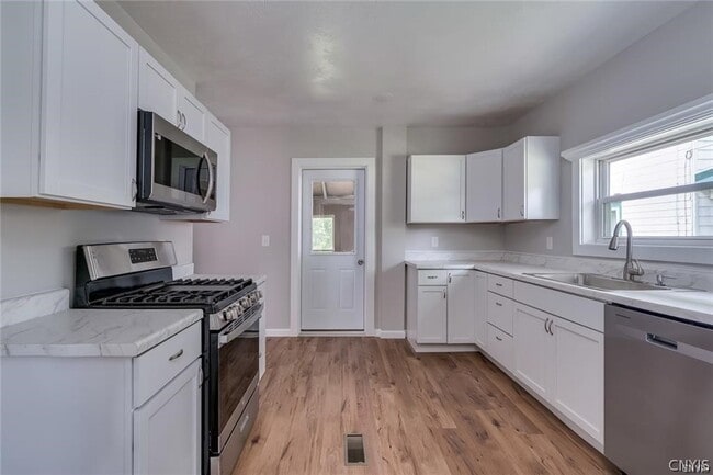 Photo - 125 N Hamilton St