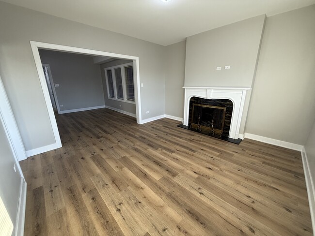 Photo - 6634 Cermak Rd