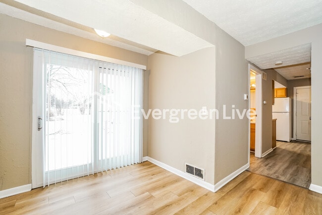 Photo - 2892 Gentry Ln