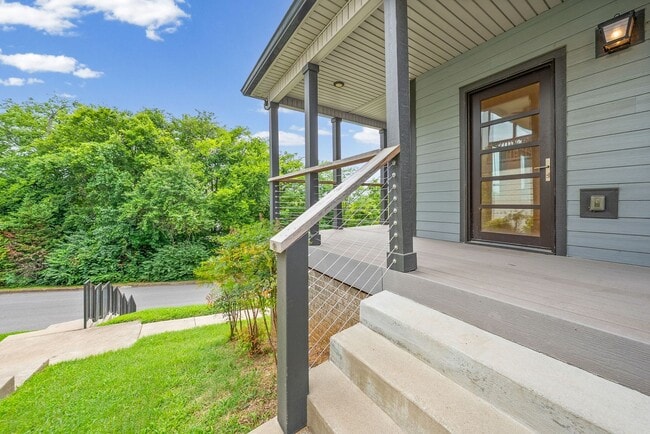 Photo - Modern Three Bedroom!