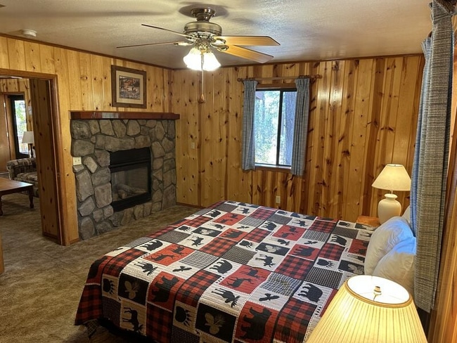 Photo - 237 E White Mountain Blvd