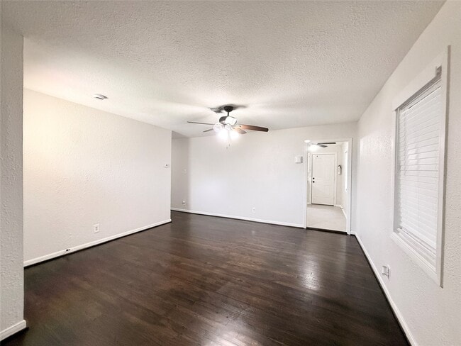 Photo - 1511 Avenue E