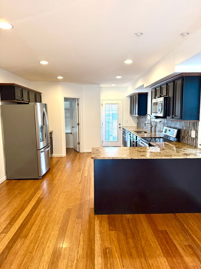 Kitchen - 4145 Tyrolean Ave