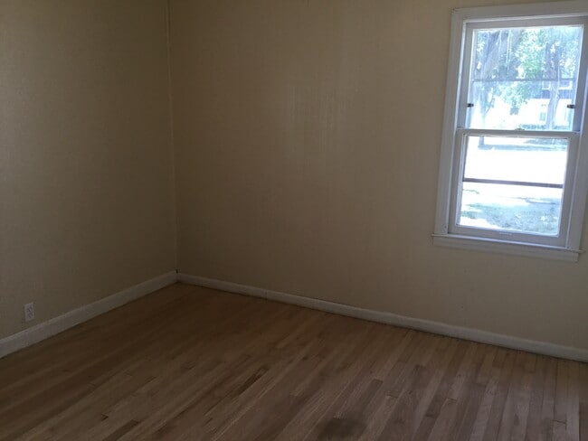 Photo - Spacious 3 Bedroom Single Family Home with Garage