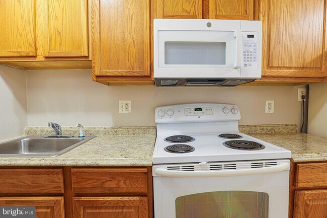 1633 E Street NE Unit 3