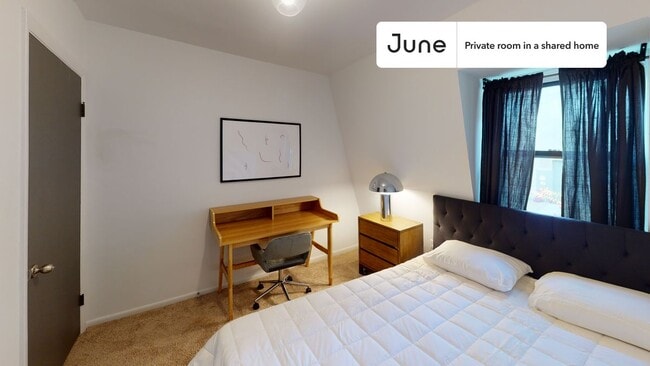 Room in Shared 5 bed/2 bath home in Logan Circle