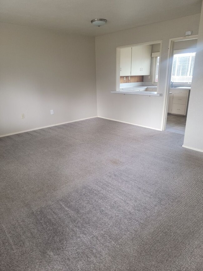 Photo - Cozy Parkland 2 bedroom house with Fenced Yard