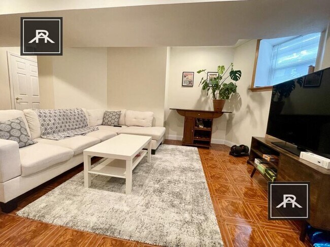 Photo - 4 bedroom in Brookline MA 02446 Unidad 1