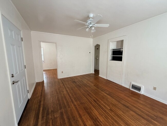 Photo - Fif747 Unit Fif747-749