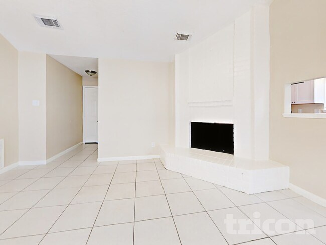 Photo - 3446 Edgecreek Dr