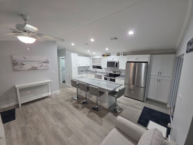 Photo - Newly Remodeled / Furnished 2 Bedroom / 2 Bathroom