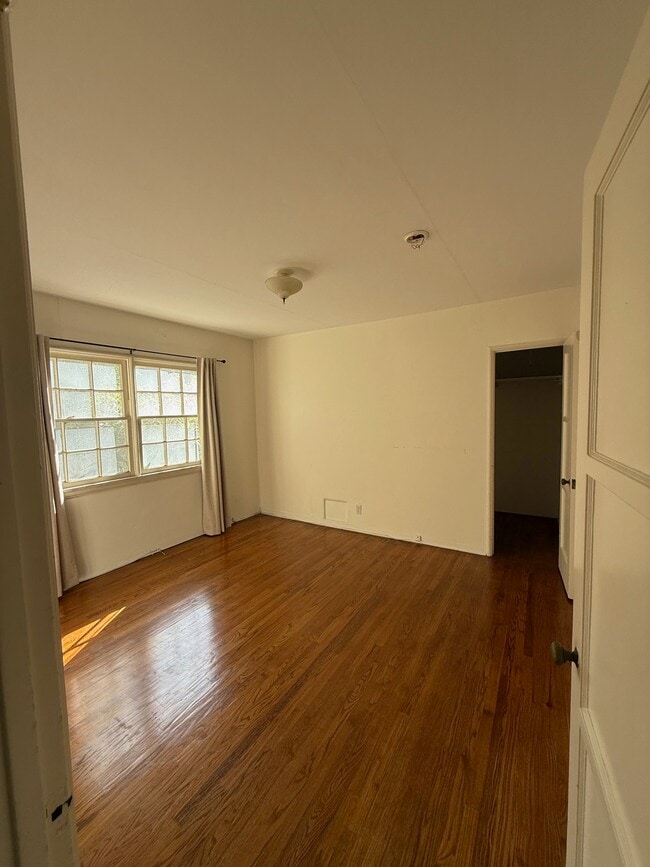 Bedroom - 1775 Kelton Ave Unit Like a Small House