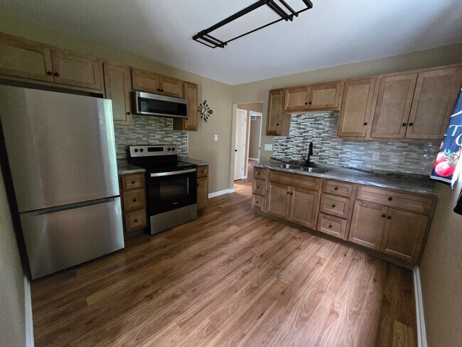 9765 Vickie Pl