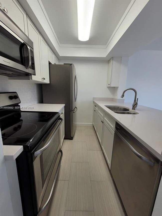 Photo - 10001 W Atlantic Blvd Unidad #324