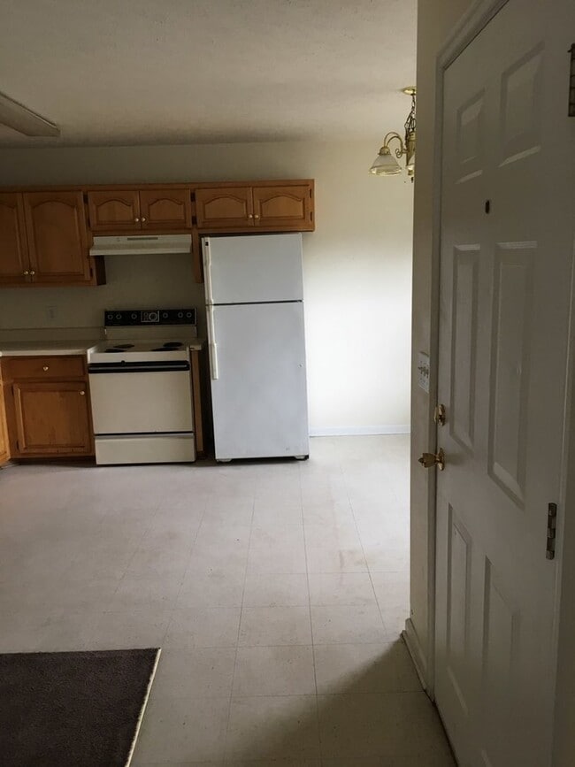 Photo - 2BR/2BA Duplex – Hassle-Free Living with Lawn Care Included