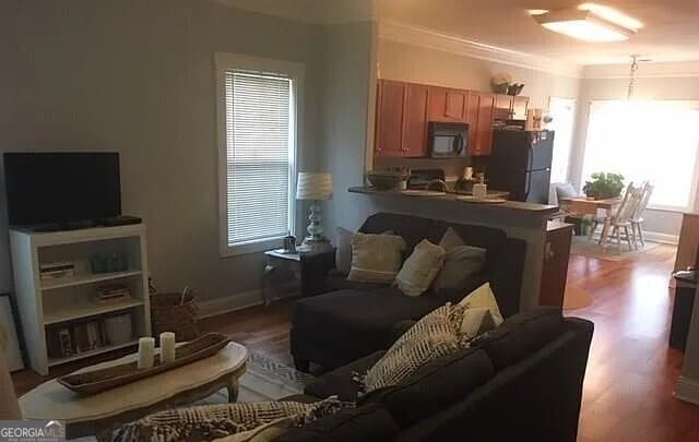 Photo - 2060 Lakeside Dr