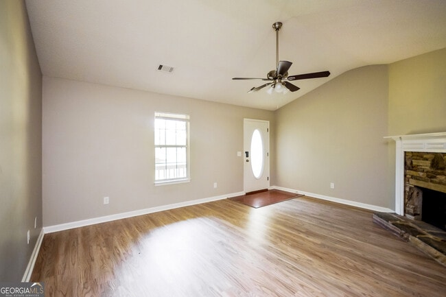 Photo - 120 Lakefront Dr