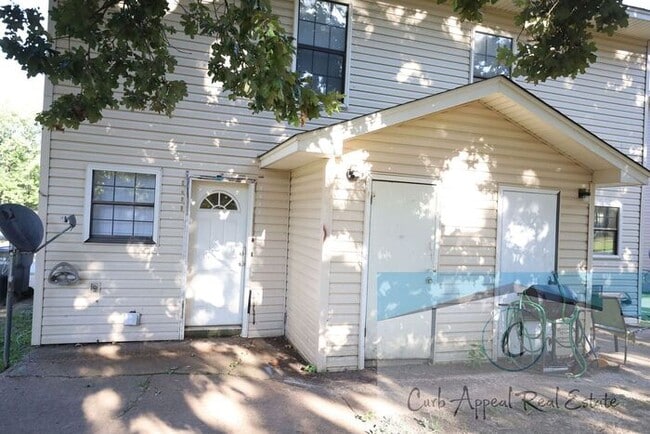 Photo - 2 bed, 1.5 bath apartment - $775 - HUD acc...