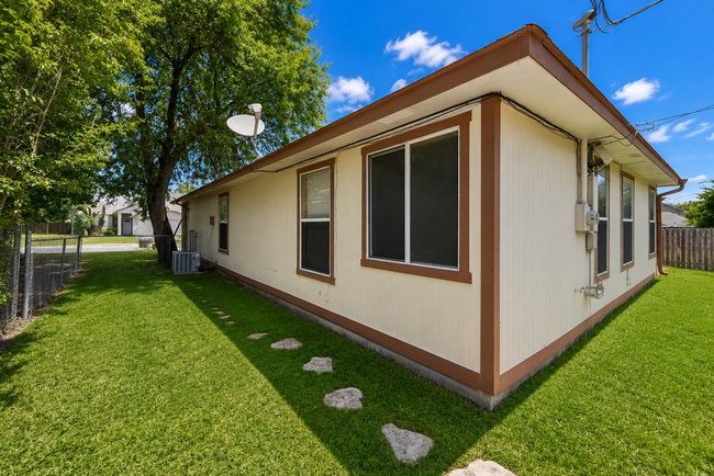 2308 Woodlands Dr