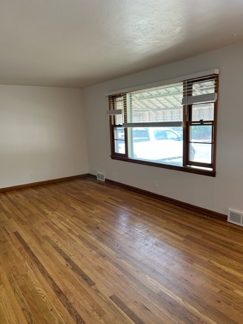 Photo - 119 Peterson St