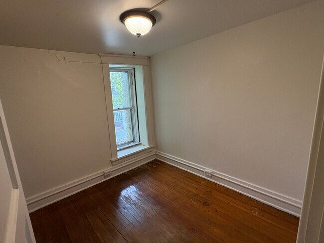 Photo - 228 E Bloomington St