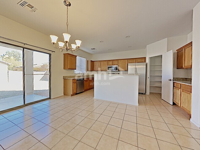 11062 W Willow Field Dr
