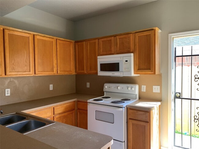 Photo - 3730 Lehall St