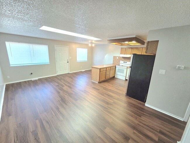 Photo - Large 2 Bedroom Apartment with Peak Views! Unit 922-D