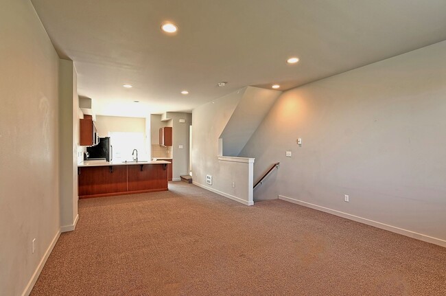 Photo - Spacious Townhome Near Silver Lake