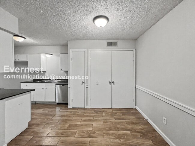 Photo - 5733 Woodbourne Ct