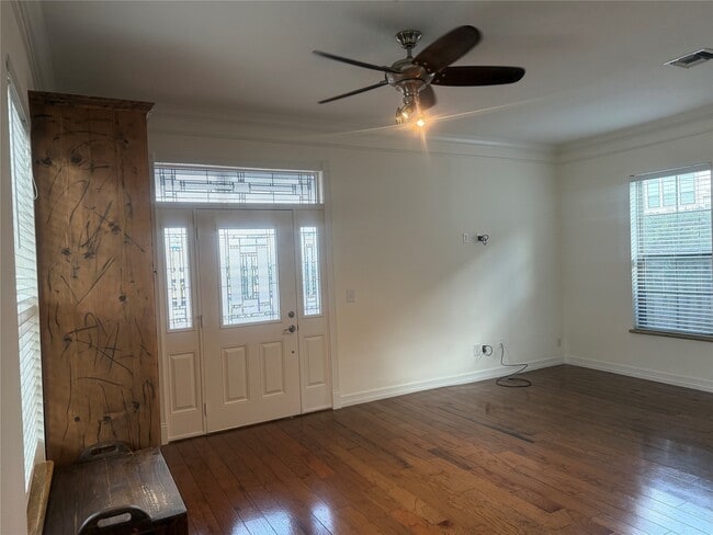 Building Photo - 3911 Barnes St