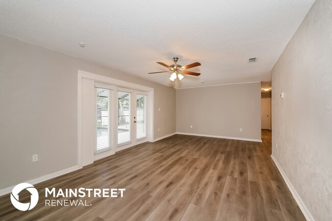 Photo - 812 65th Ave Dr W