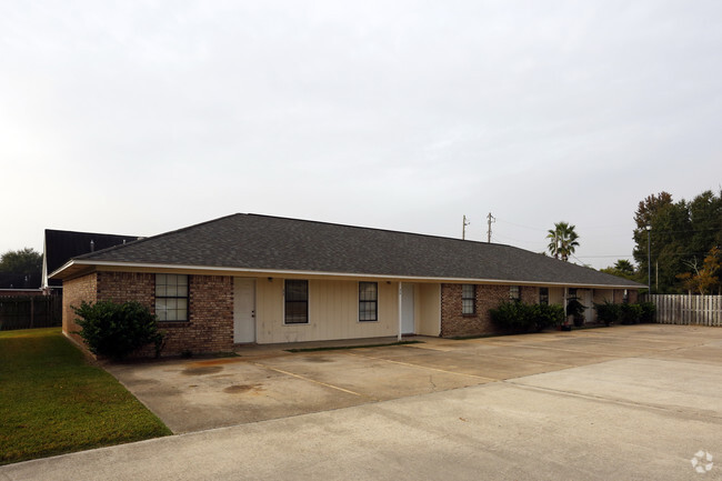 Building Photo - Country Village Apartments