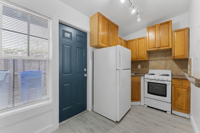 Photo - 1141 NE 23rd Terrace Unit 1141 NE 23rd Terrace,  4