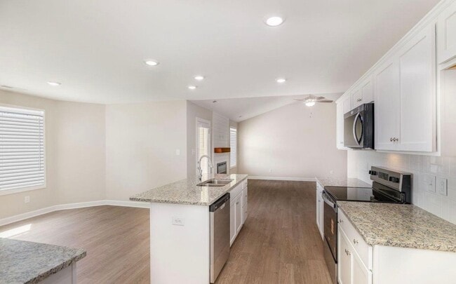 210 Maxwell Farm Ln
