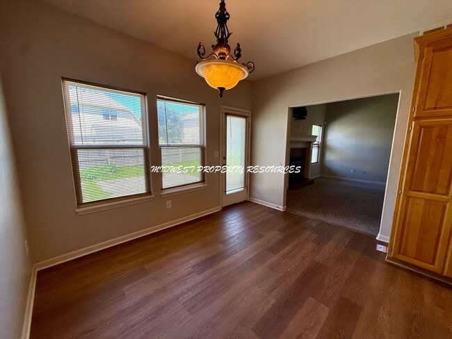 Photo - Beautiful 3 Bed, 2 Bath Ranch Home with Fireplace & Fenced Yard in Grandview!