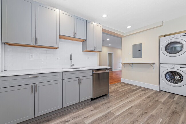 Photo - 40 Brackett St Unidad 2