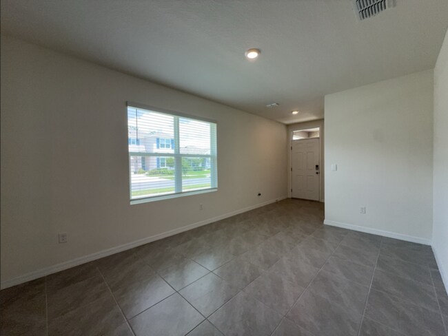 Photo - 5699 Chorleywood Ln