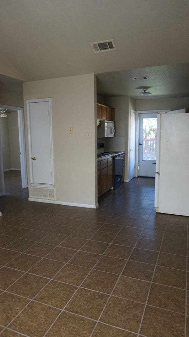 Photo - 310 W Washington Ave Unit A